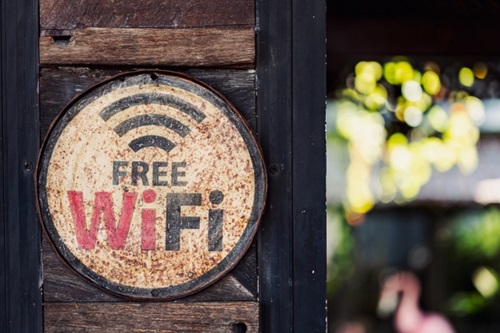 カフェでのWi-Fi・ネット環境の選び方